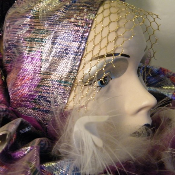 Mardi Gras Lady with Feathers Wall Mask - Picture 5 of 8